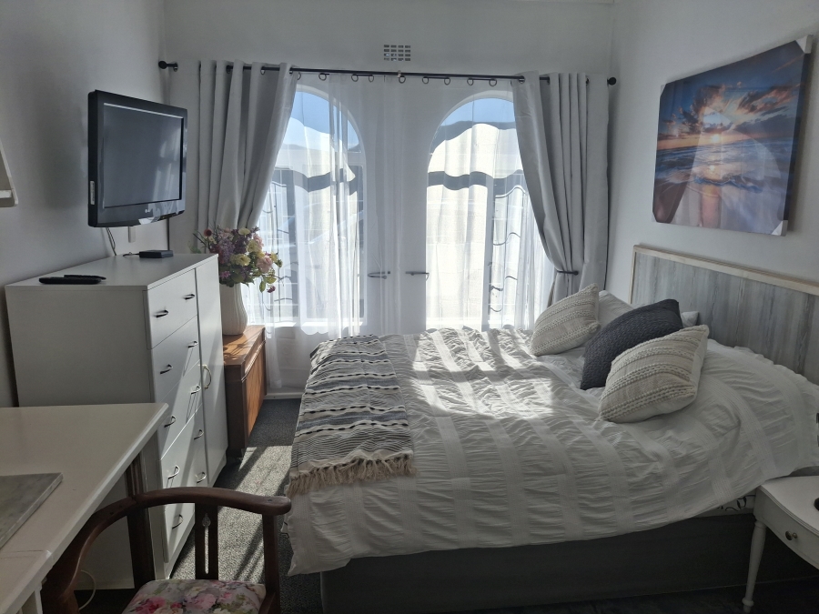 To Let 1 Bedroom Property for Rent in Fish Hoek Western Cape